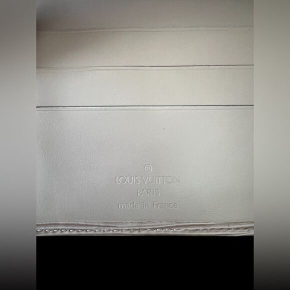 LOUIS VUITTON Epi Porte-Billets Compact Wallet - Picture 7 of 16
